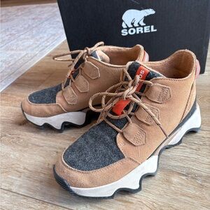 Sorel Women’s Kinetic Impact Caribou Waterproof Shoes/Boots Tawny Buff/Black